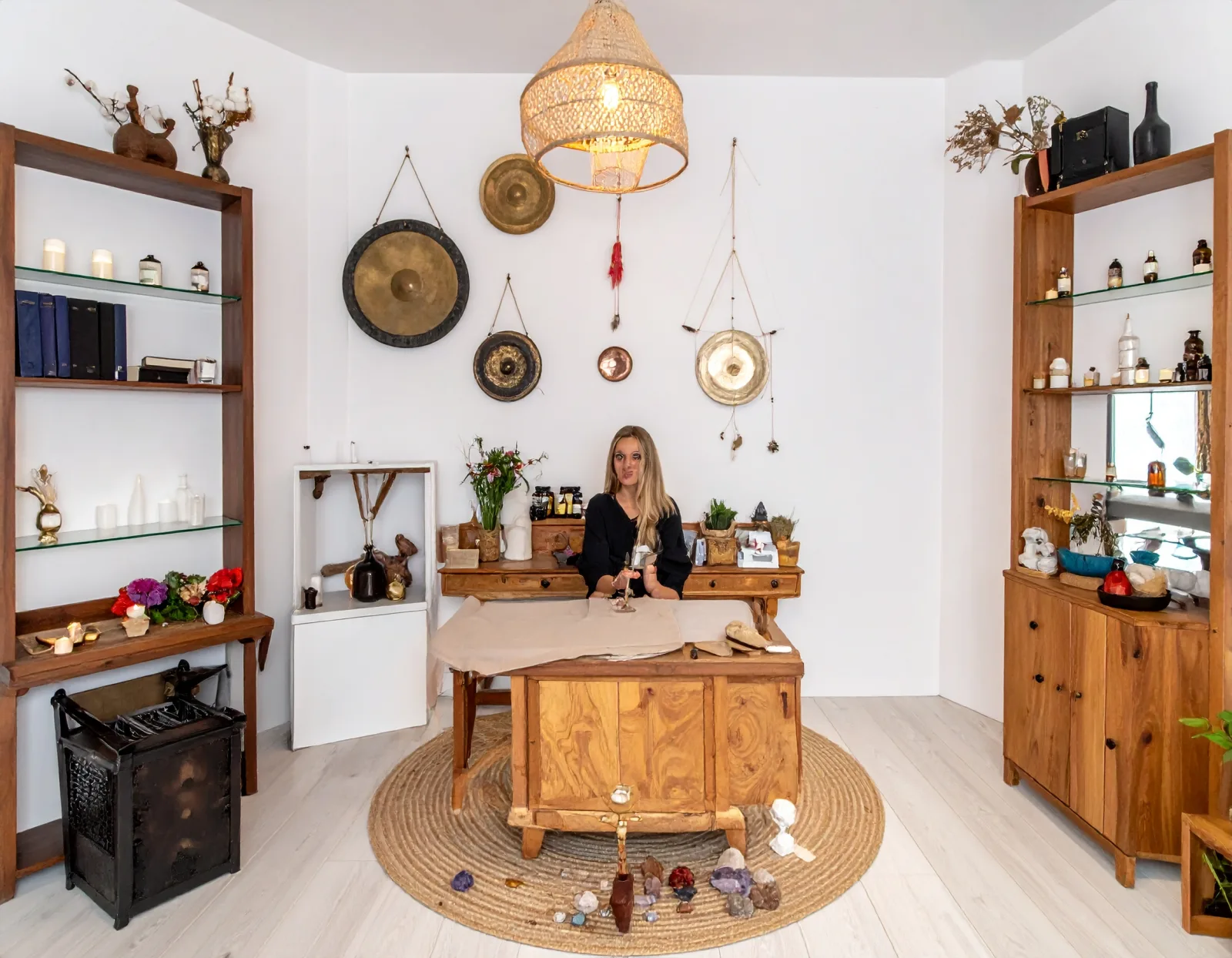 Dentro l'Accademia Ippocrate: ambienti di studio e tradizione erboristica - corso di naturopatia online da Campania