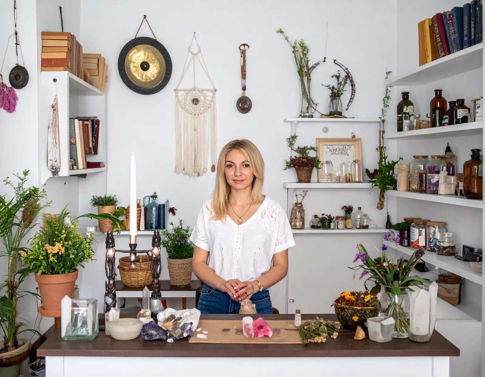 Dentro l'Accademia Ippocrate: ambienti di studio e tradizione erboristica - corso di naturopatia online da Emilia-Romagna